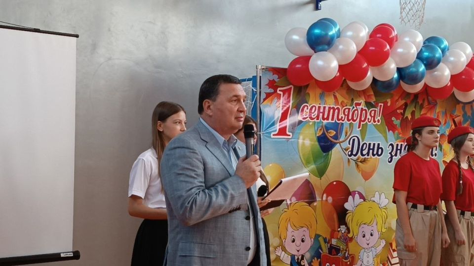 В школах Амвросиевского округ прозвенел Первый звонок