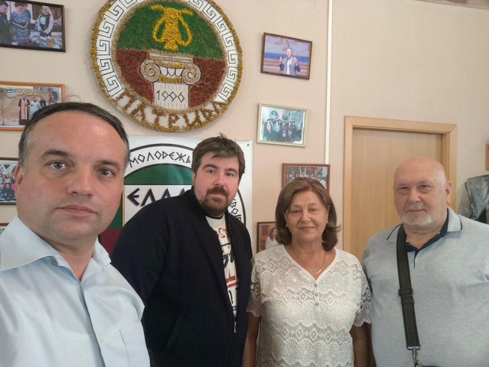 26 августа в Старобешево прошла рабочая сессия ЦЭР, посвящённая вопросам сохранения исторической памяти и идентичности греков Приазовья