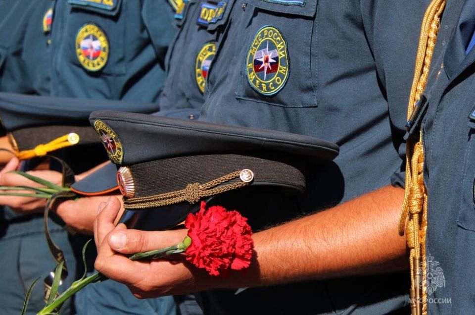 Героизм в памяти: в Донецке вспомнили погибших три года назад спасателей МЧС ДНР