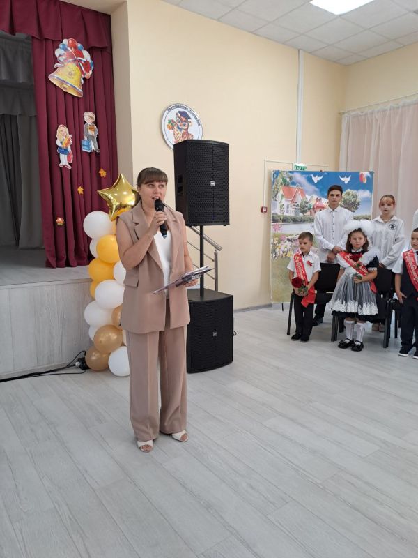 Праздник Первого Звонка. Сегодня в ГБОУ «Светлодарский УВК г.о. Дебальцево» прозвучал первый звонок!