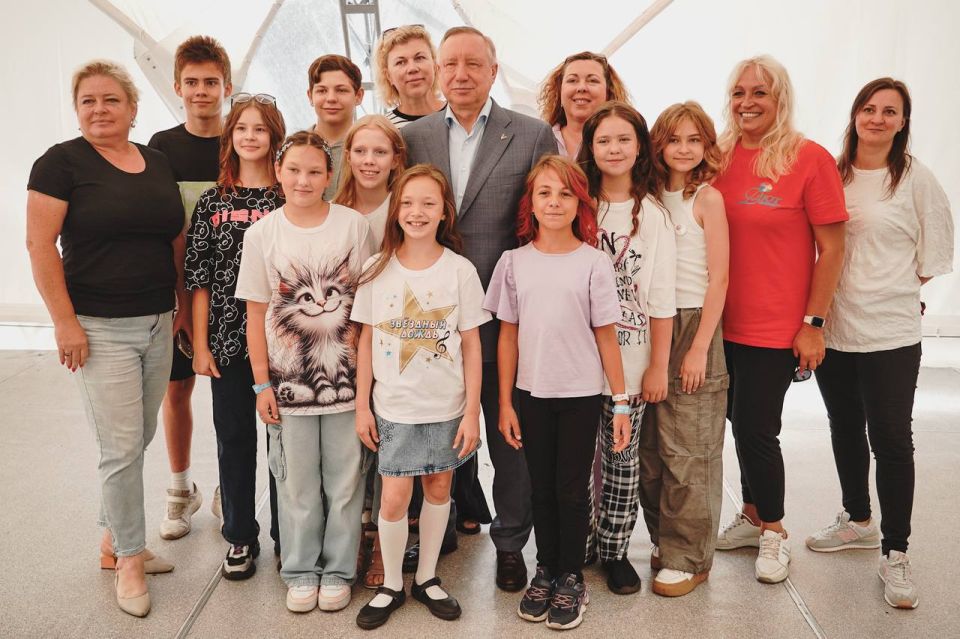 �� ���� � �����-���������� ��������� 2000 ���������� �� ���������