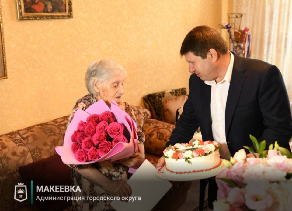 100-летний юбилей отметила жительница Макеевки Валентина Базилевич-Болотова