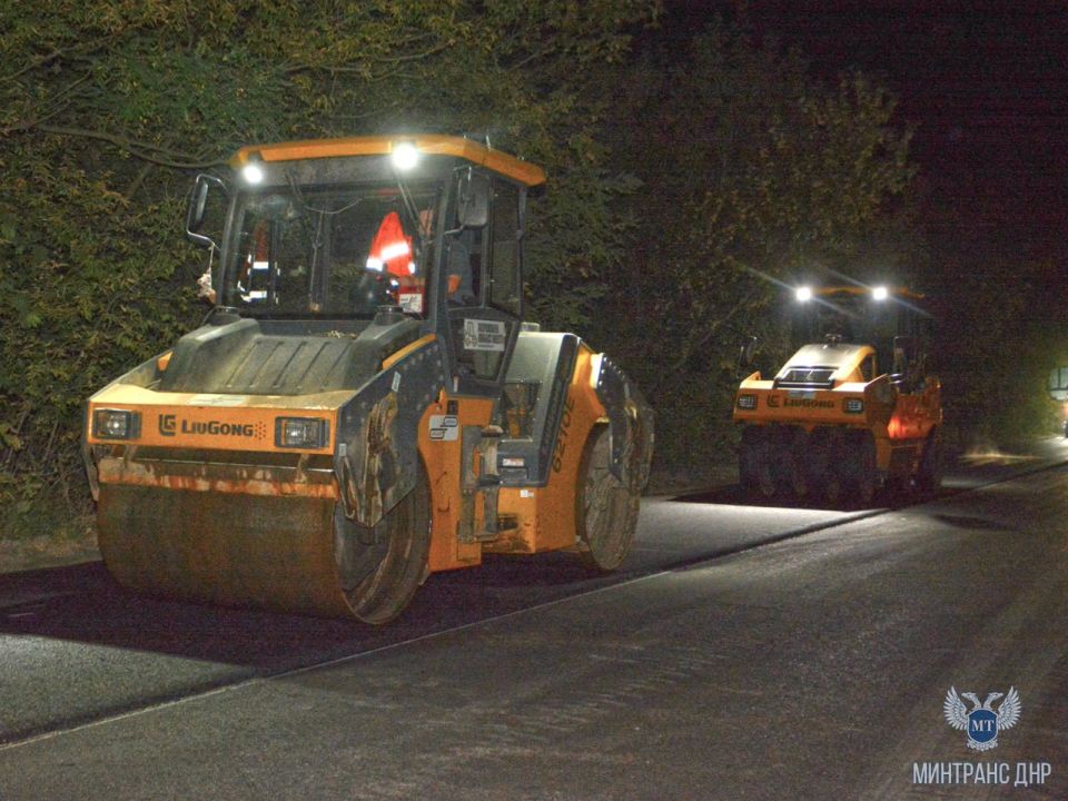 Завершается восстановление дорожного полотна на улицах Артемовская и Красноармейское шоссе в Куйбышевском районе Донецка