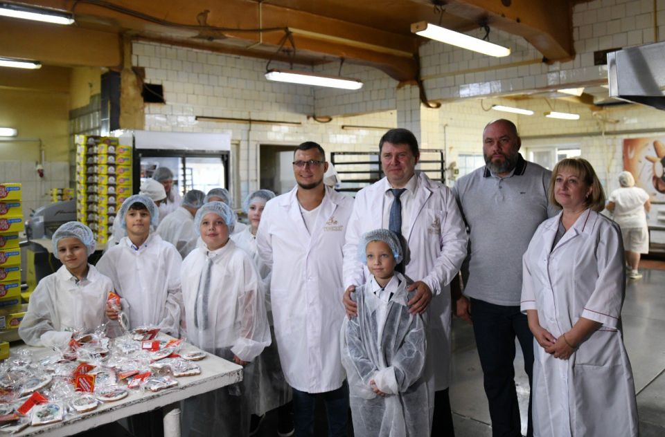 Для макеевчан ко Дню города «Мир Хлеба» выпустил первую партию праздничного печенья