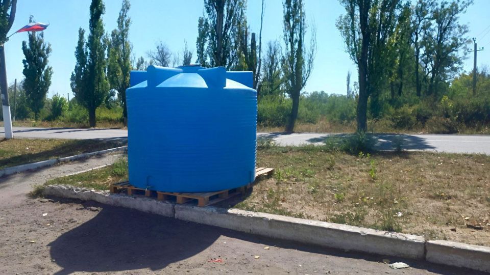 Сергей Ермаков: Специалистами Снежнянского филиала ПУВКХ были ликвидированы аварийные повреждения на водопроводных сетях, расположенных по улицам Минская, Войнича, Морозова, Донская и Советская