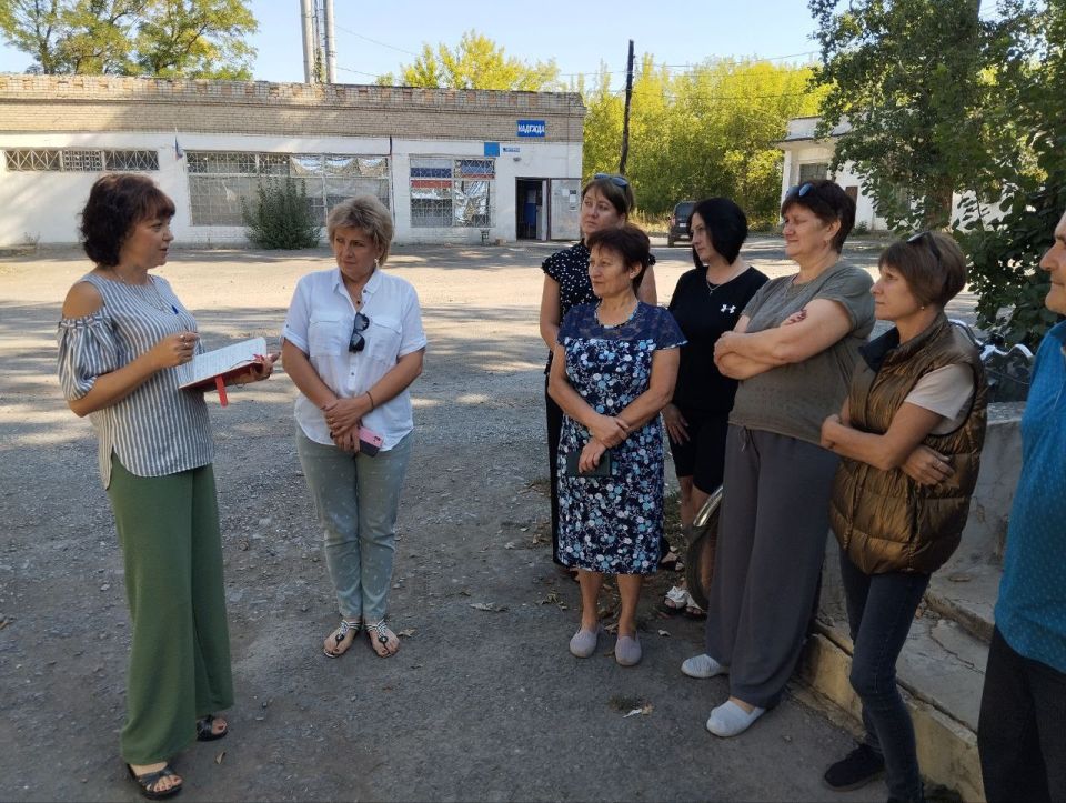 Заместитель главы администрации Амвросиевского муниципального округа Елена Крюкова встретилась с жителями с. Белояровка