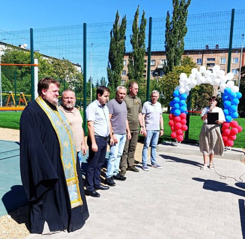 Александр Шатов: В Ждановке состоялось открытие новой спортивной площадки и футбольного поля