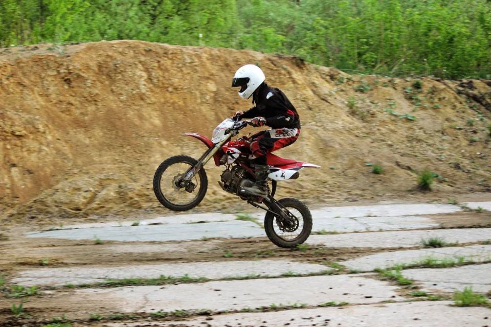 В Оренбуржье несовершеннолетний водитель питбайка сбил подростка