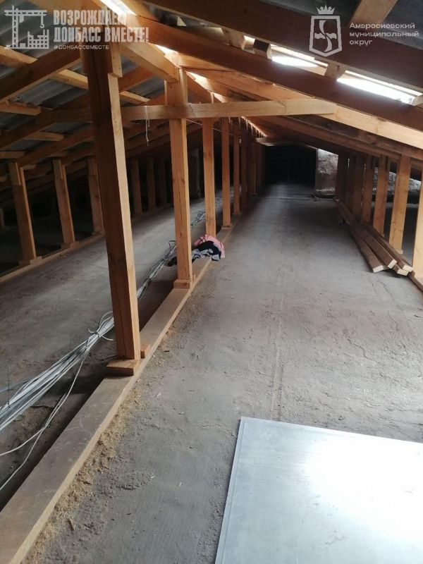 Игорь Лызов: В Амвросиевке продолжается ремонт кровель многоквартирных домов