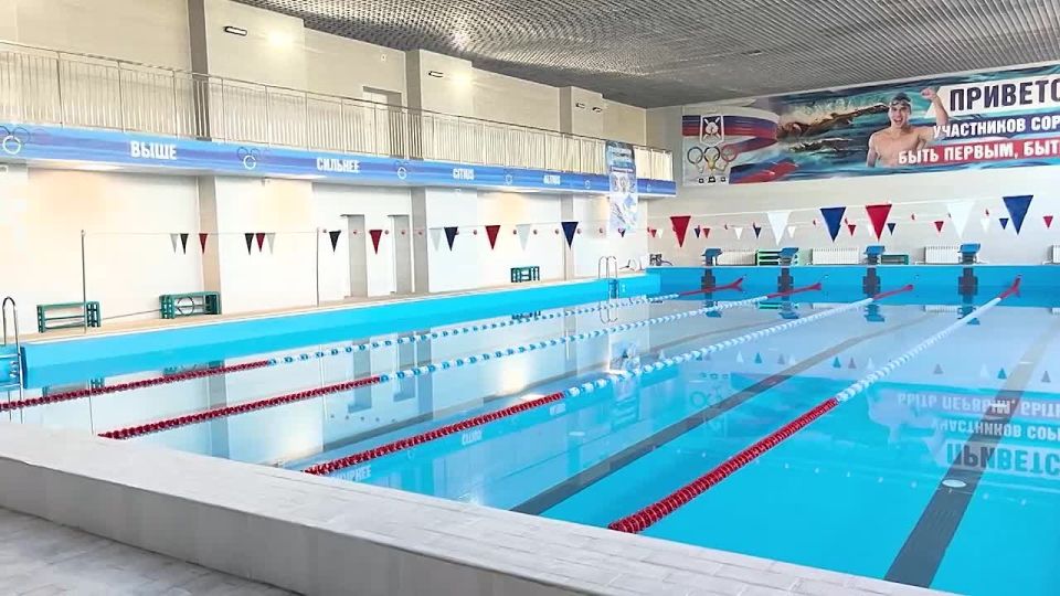 Денис Пушилин: Вместе с первым замруководителя Администрации Президента России Сергеем Кириенко посетили обновленный спорткомплекс «Юность» в Докучаевске, который за полгода работы стал точкой притяжения для жителей города