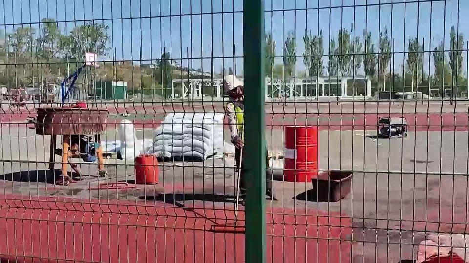 Первый заместитель руководителя Администрации Президента России Сергей Кириенко продолжает рабочую поездку по Донбассу