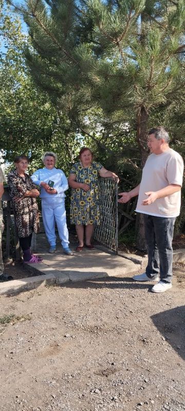 Начальник Белояровского территориального отдела Анатолий Курнышов провёл встречу с жителями пос