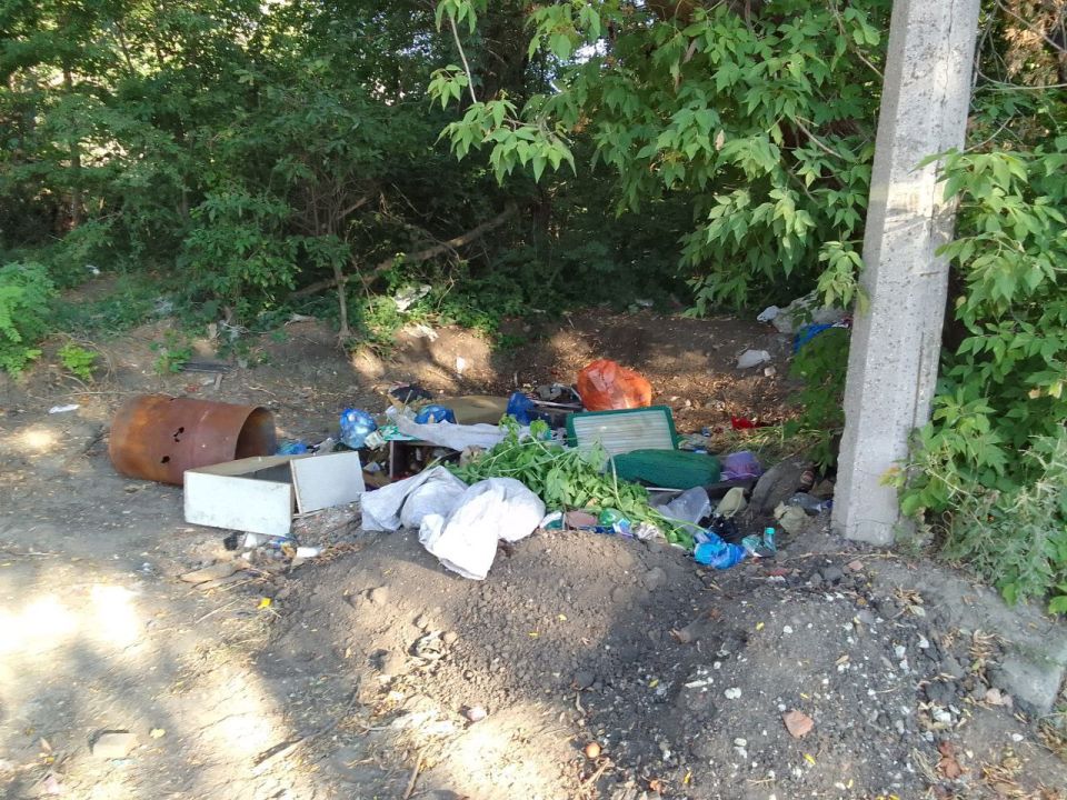 Василий Ткачук: С целью поддержания района в надлежащем санитарно-техническом состоянии Управой Калининского внутригородского района совместно с предприятием ГУП ДНР «Донснабкомплект» регулярно проводятся работы по...