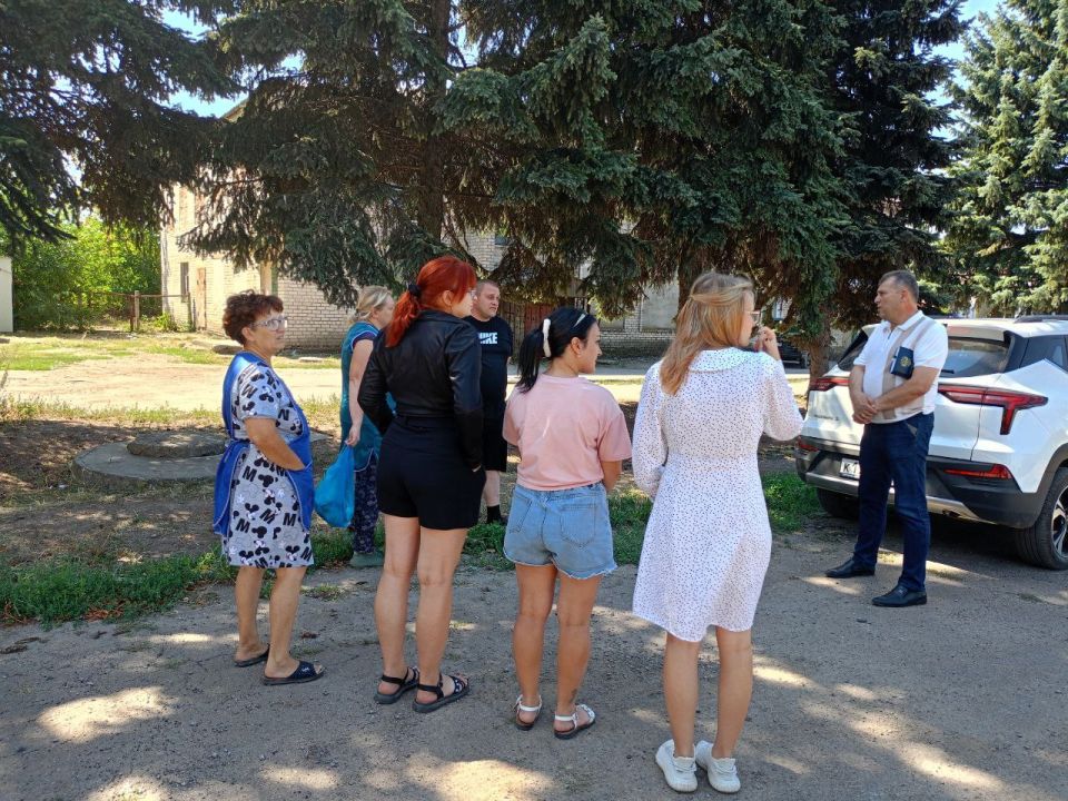 Таймураз Арсоев: В рамках постоянного диалога с населением, инициированного Главой ДНР Денисом Пушилиным, встретился с жителями села Ближнее