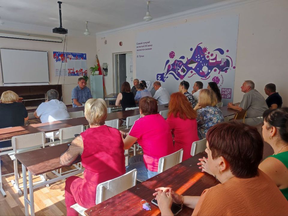 Александр Качанов: Диалог власти и народа: Встреча главы Докучаевска с трудовыми коллективами