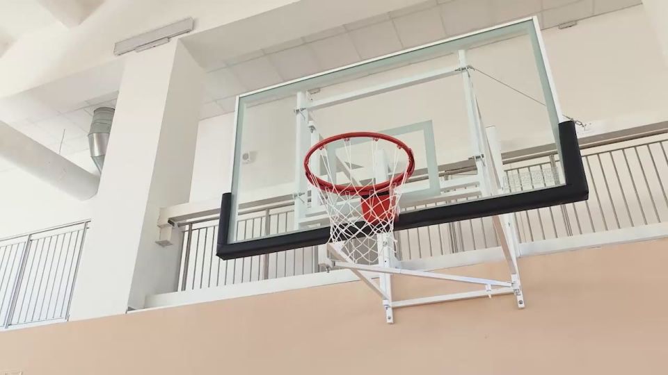 Глава ДНР Денис Пушилин вместе с первым заместителем руководителя Администрации Президента России Сергеем Кириенко посетили обновленный спорткомплекс «Юность» в Докучаевске