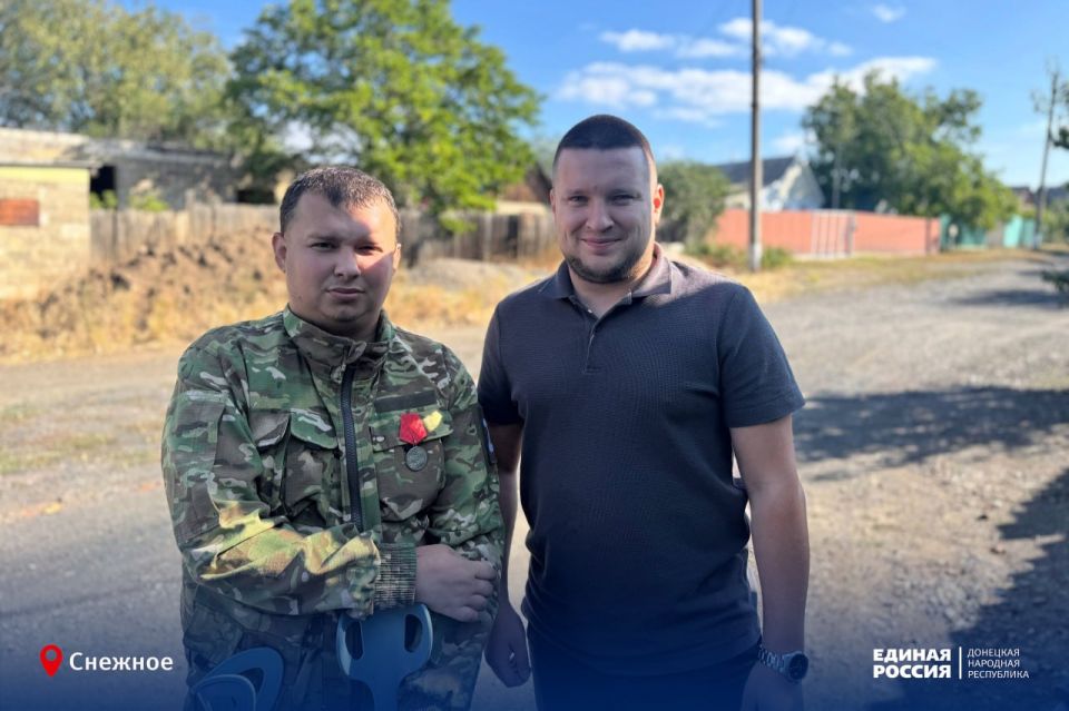 Единороссы накануне Дня освобождения Донбасса поздравили ветеранов СВО