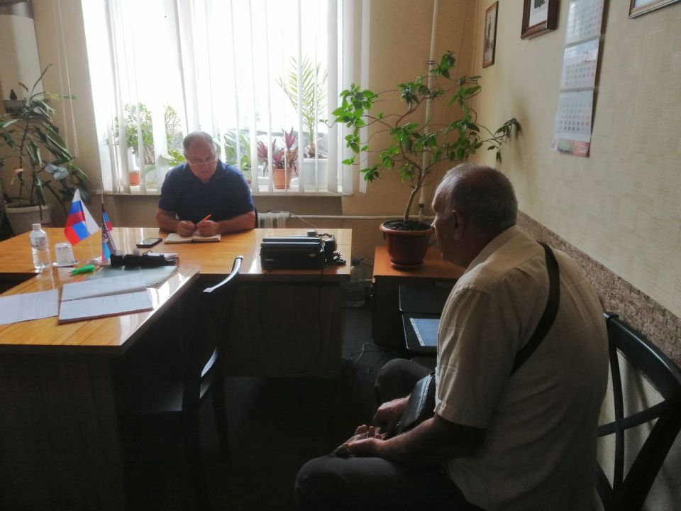 Игорь Мартынов: Личный приём граждан. 5 сентября заместитель главы администрации муниципального образования городского округа Енакиево Сергей Божик провел личный прием граждан