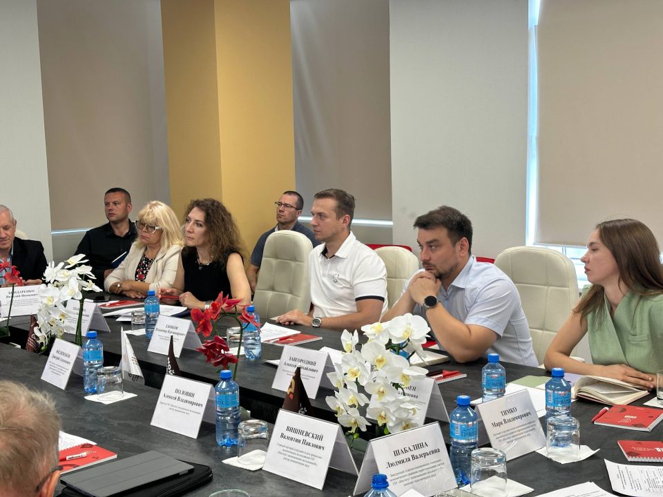 �������� ������: �������� ������ �������� 6 �������� � ��������� �������� �� 20 ��� ������