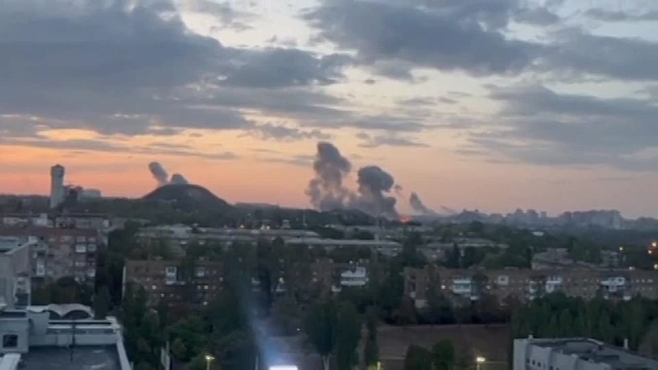 Панорама прилетов по Донецку, опубликованная каналами противника