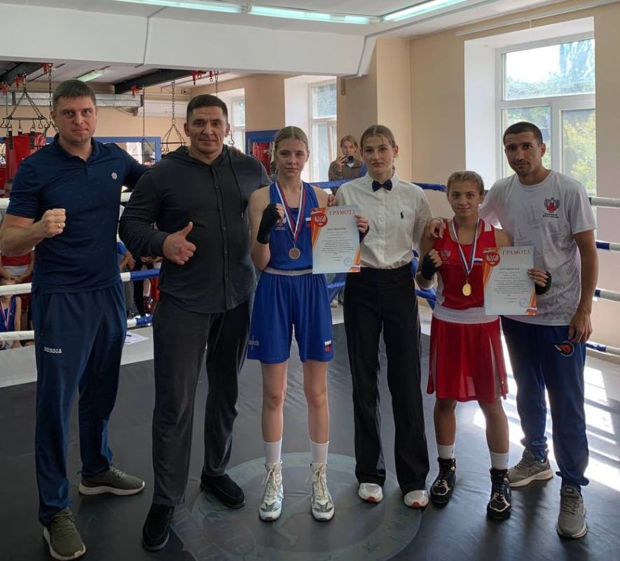 В Макеевка 6-7 сентября прошел "Открытый ринг по боксу памяти выдающихся тренеров - преподавателей по боксу Нестеренко В.Н., Вдовенко В.И., Лещенко Г.Ф. и Забайрацкого В.И."