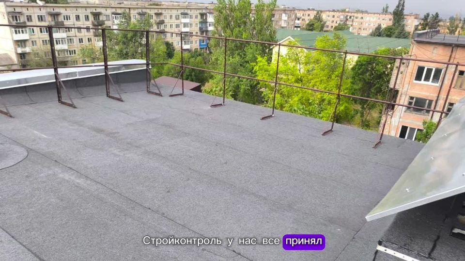 Представитель подрядной организации Магаданской области прокомментировал ремонт кровель в Ждановке