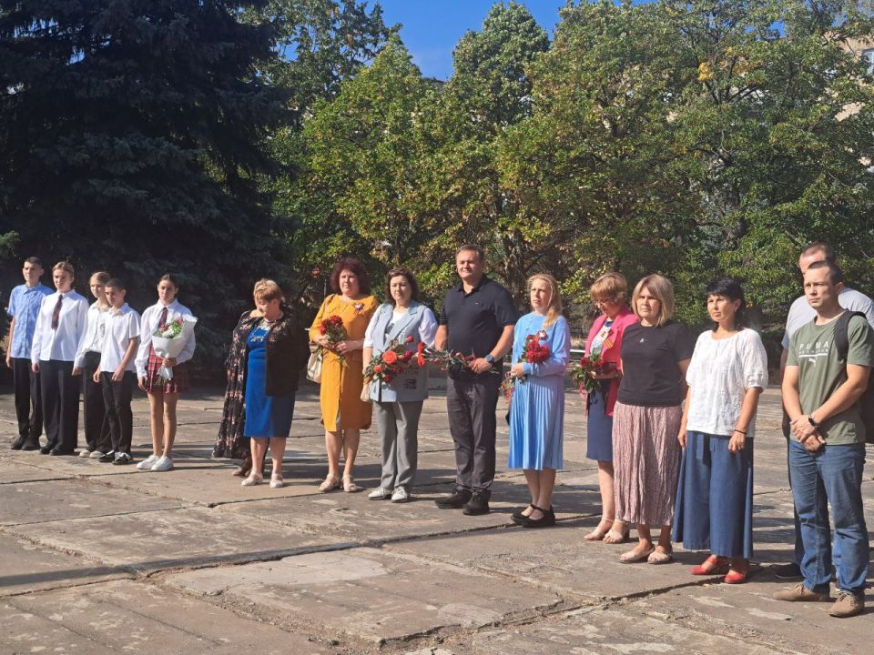 Сергей Желновач: Сегодня, 08 сентября 2025, ко Дню освобождения Донбасса от немецко-фашистских захватчиков, в городе Светлодарск состоялась церемония возложения цветов к памятнику воинам-освободителям на площади Победы, в...