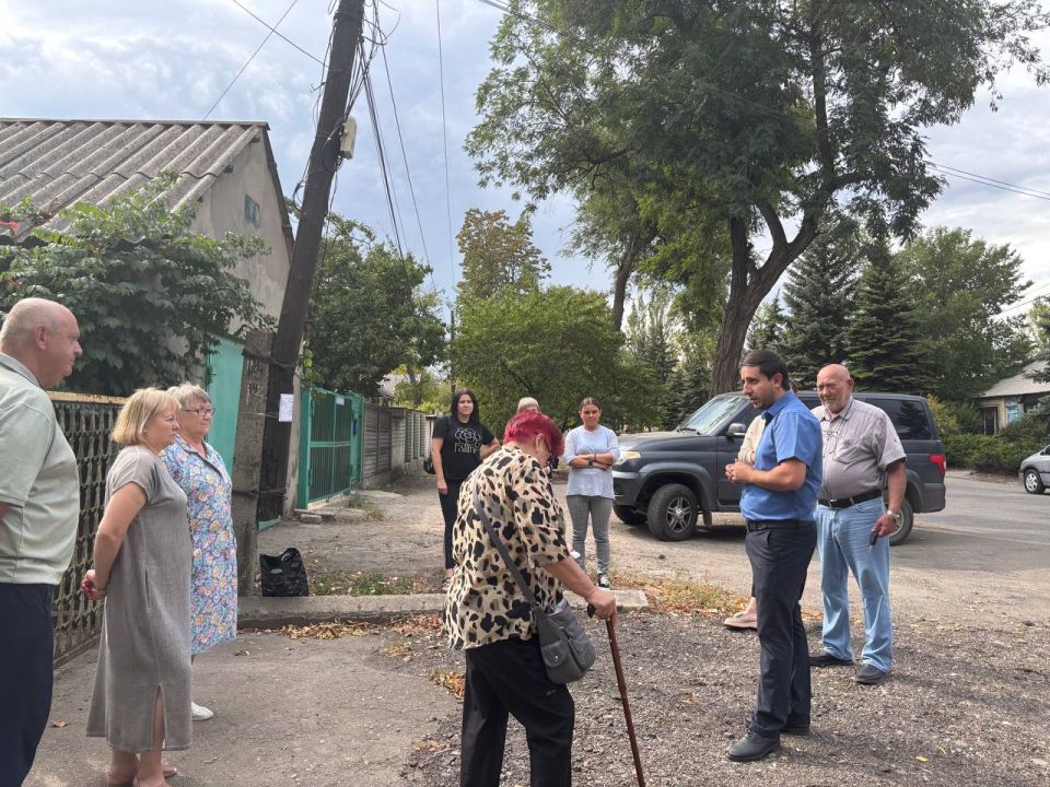 Заместитель главы Администрации Шахтерского муниципального округа встретился с жителями Ждановки