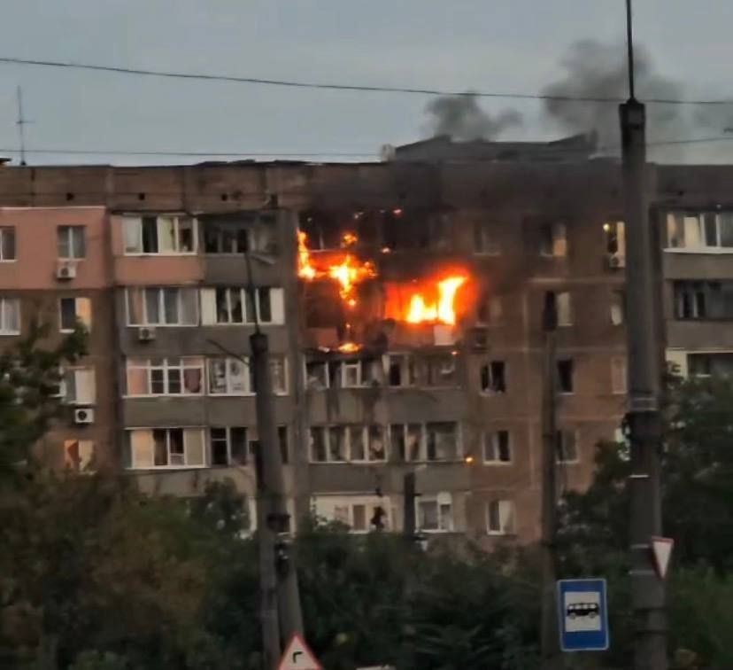 Двое погибших, 16 раненых: украинские войска атаковали ДНР ракетами и ударными дронами