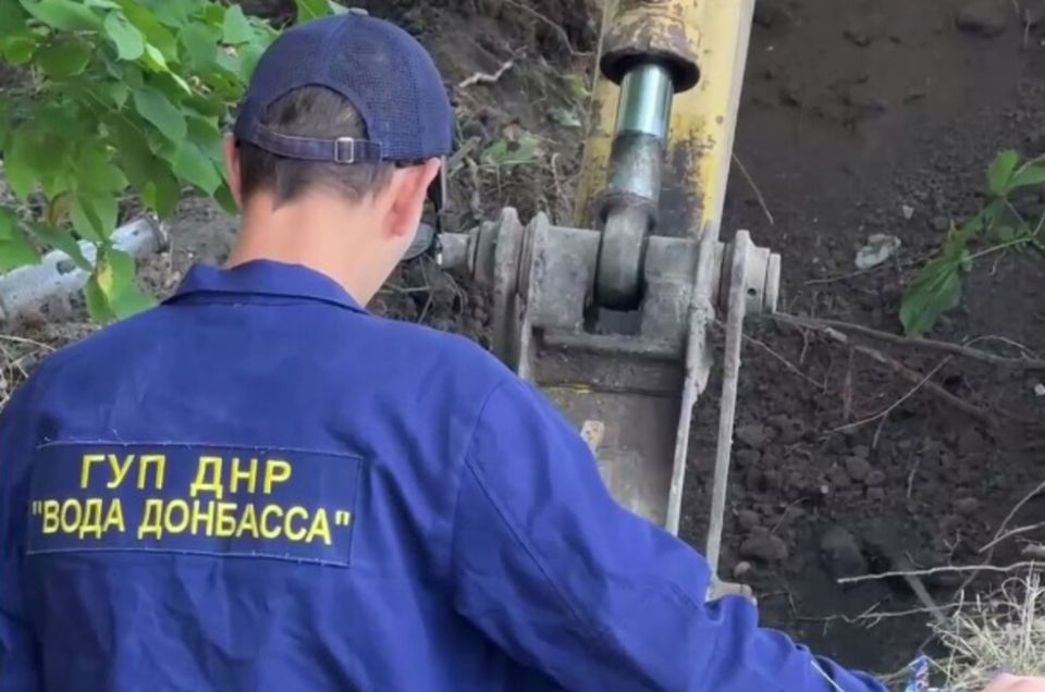 В Шахтерске, Кировском и Ждановке сократят подачу воды из-за аварии на водоводе