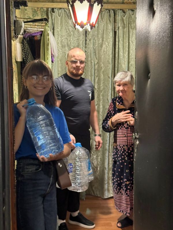 Роман Конев: 9 сентября 2025 года во исполнение поручения Главы Донецкой Народной Республики депутаты Горловского городского совета Донецкой Народной Республики Даниил Карабаев, Светлана Кочетова, Максим Лебедев, Неля...