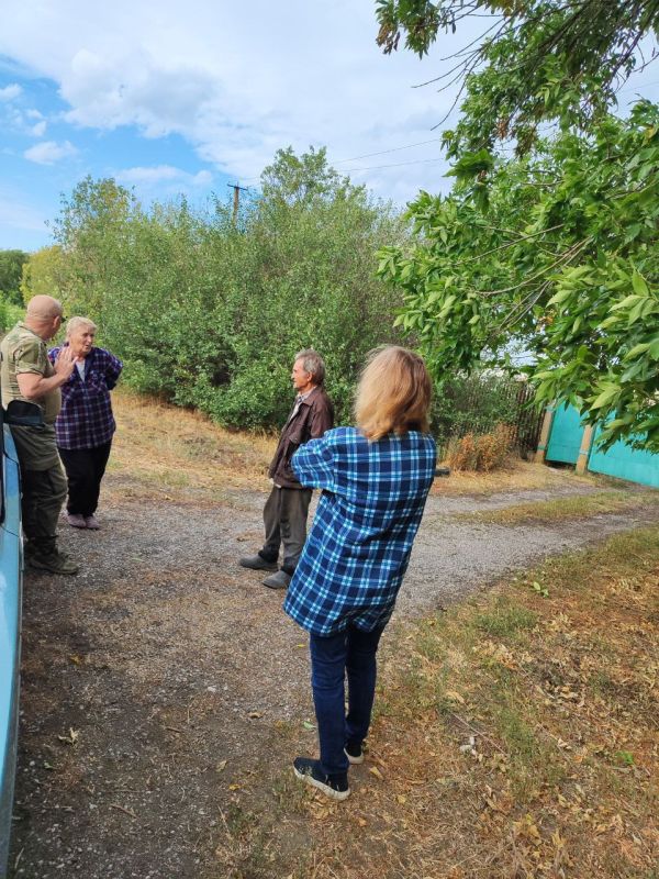 Начальник Успенского территориального отдела Сергей Шпорт провел встречу с жителями пос