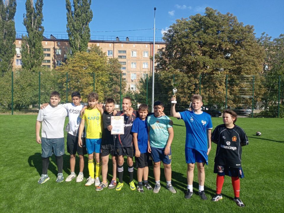 В Ждановке прошло городское соревнование по мини-футболу