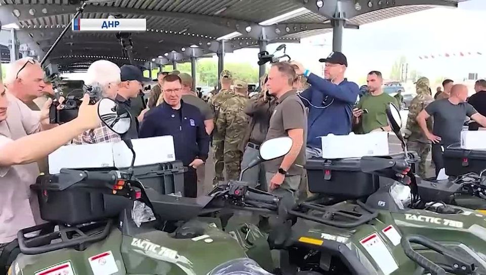 От помощи фронту до встречи с активистами: визит секретаря Генсовета партии «Единая Россия» Владимира Якушева в ДНР