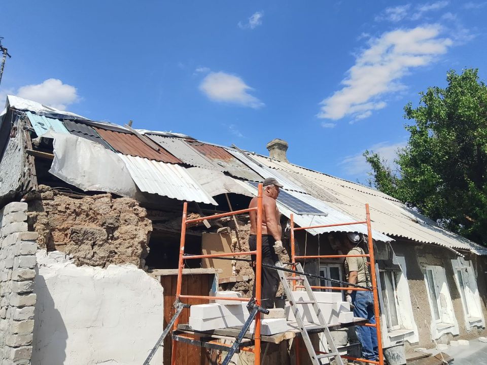 Александр Пеняев: На улице Лермонтова в Авдеевке появилась новая крыша