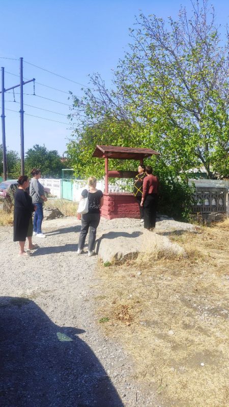 10 сентября 2025 года начальник Комсомольского территориального управления администрации Старобешевского муниципального округа Людмила Морщ провела встречу с жителями улицы Толстого города Комсомольское