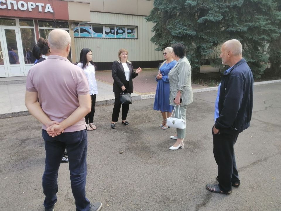 Игорь Мартынов: Встреча с населением. 10 сентября в рамках поручения Главы Донецкой Народной Республики Дениса Пушилина о регулярном взаимодействии с гражданами, заместитель главы администрации муниципального образования...