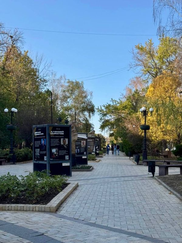 Александр Волошин: #пейзажиДонбасса. Осенний бульвар Пушкина