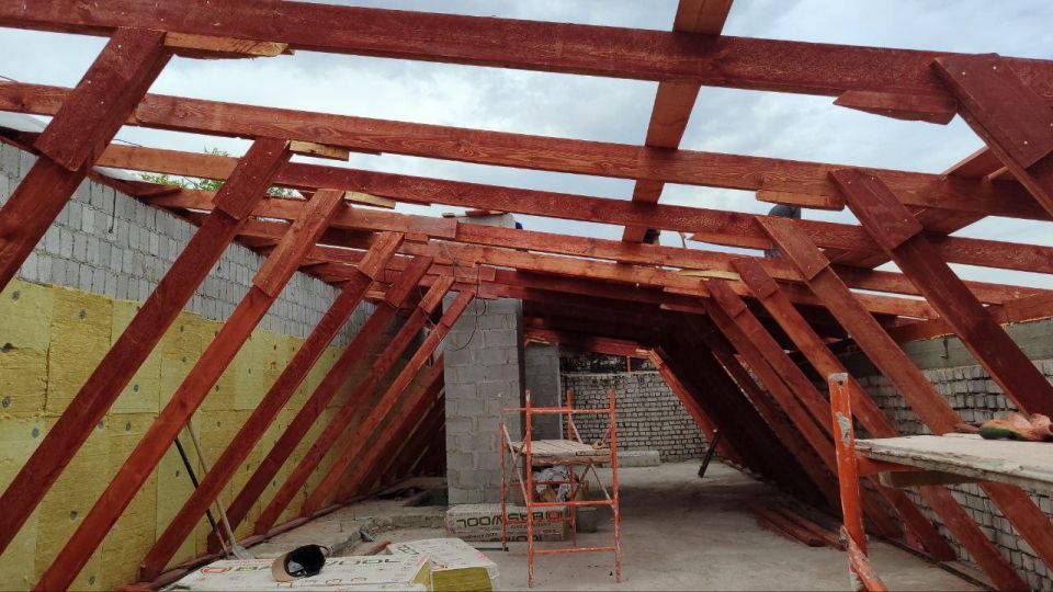 В здании будущего Молодежного центра Докучаевска продолжается ремонт благодаря Якутии