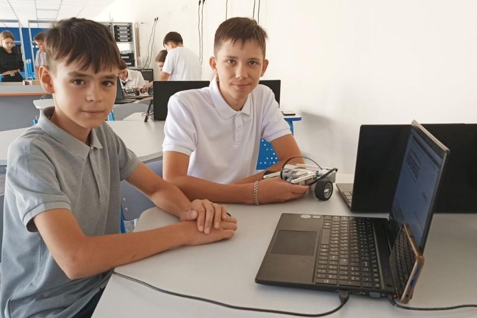 Амурская область обучает робототехнике школьников Амвросиевского округа