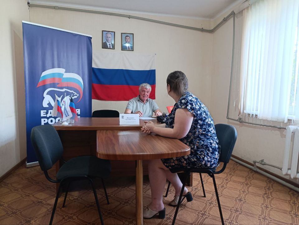 Сергей Литвинов: Прием граждан в Ждановке. 9 сентября провел прием граждан по личным вопросам в общественной приемной «Единой России» в городе Ждановка