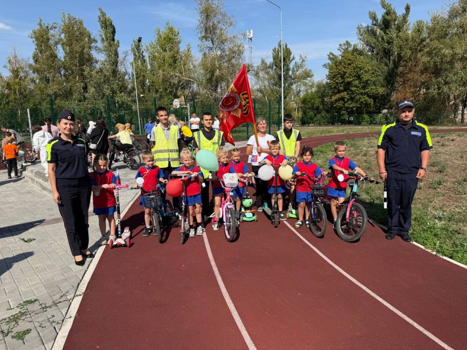 Сотрудники полиции обеспечили безопасность во время велопробега