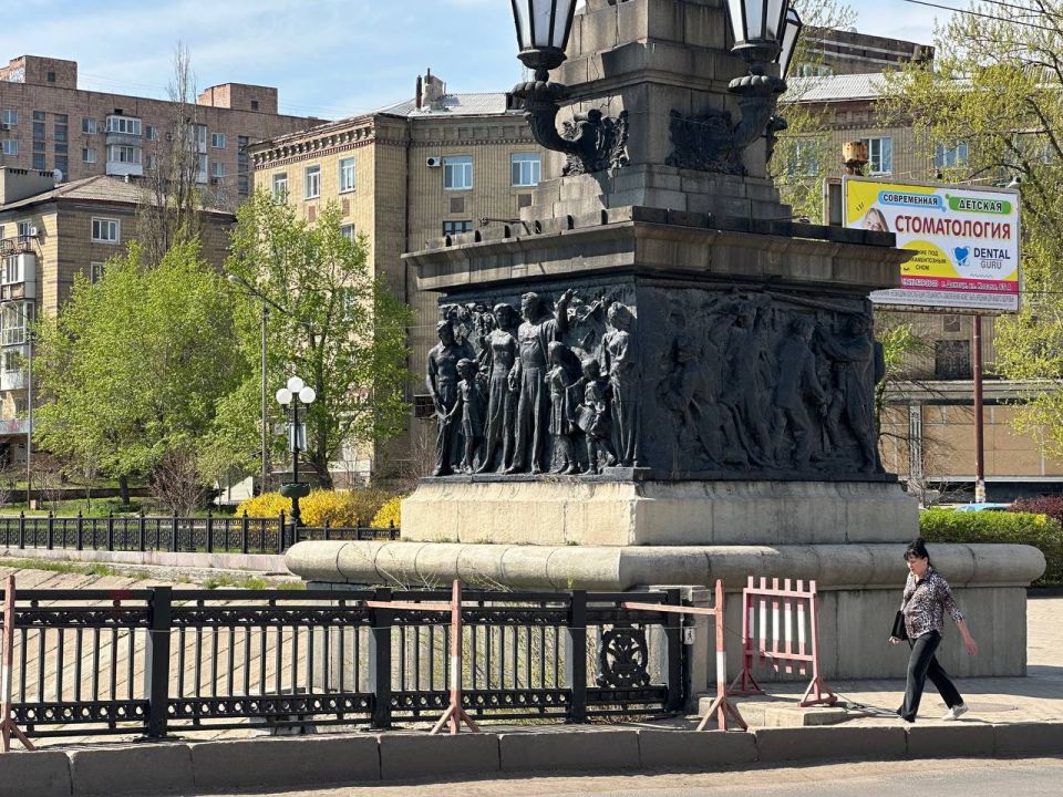 Реконструкция моста через реку Кальмиус в Донецке займет год