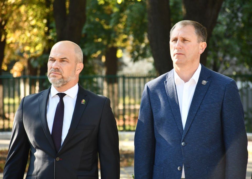 ������ ��������: �������, � ���� ������ ����������, � ������ 60-����� �������, ��������� ����� � ��������� ���������� ���������