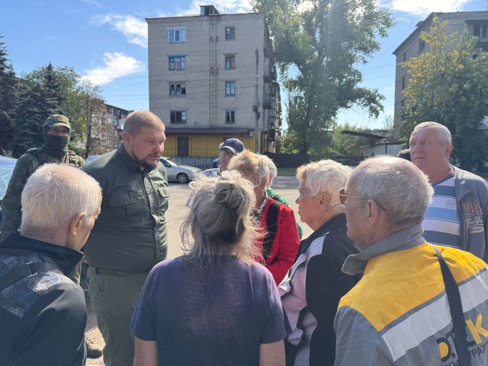 Заместитель председателя #Комитет_по_промышленности_и_торговле Александр Гриденко (фракция «Единая Россия») провел прием граждан