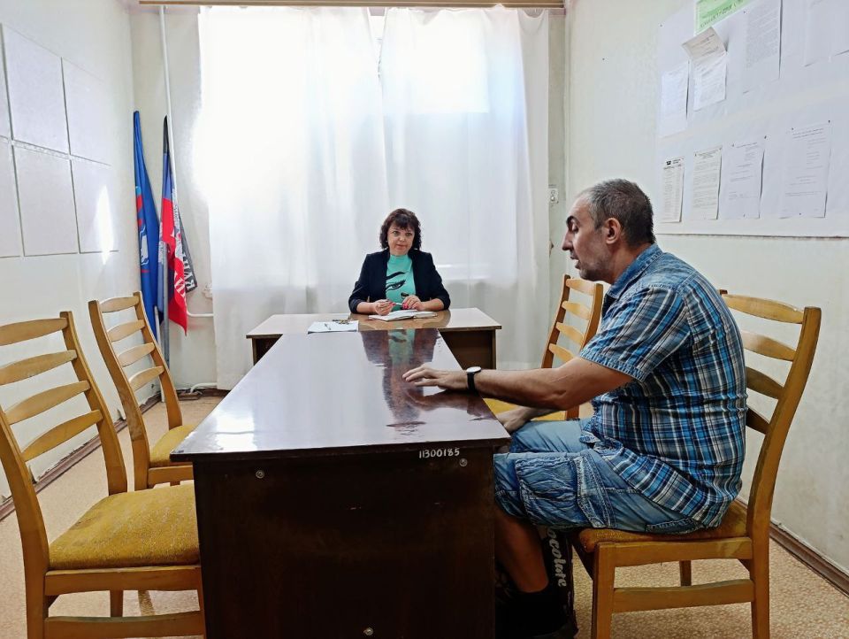 На личный приём к заместителю главы администрации Амвросиевского муниципального округа Елене Крюковой поступили обращения социального характера