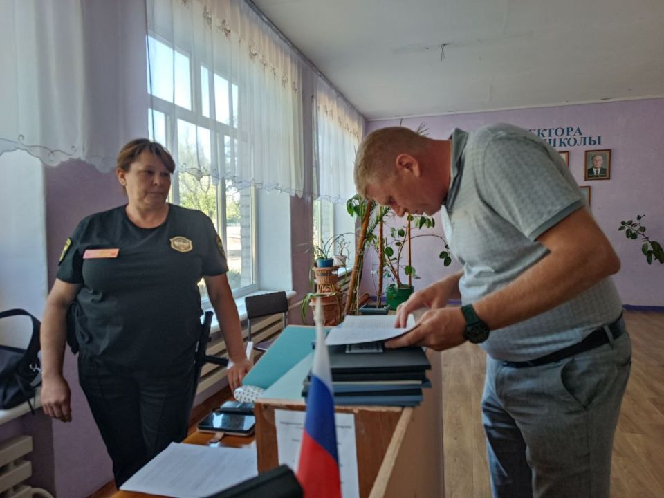 Сергей Юзвинкевич: Провел инспекцию организации охраны в ГБОУ "Старченковская школа Володарского м.о." и ГБОУ "Касьяновская школа Володарского м.о."