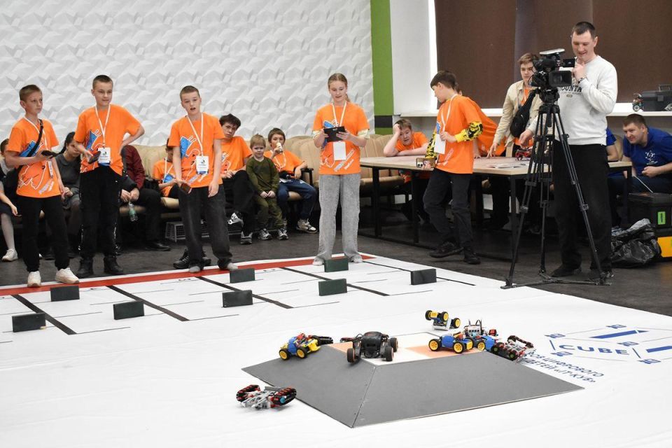 Амвросиевские школьники примут участие в соревнованиях по робототехники в Амурской области