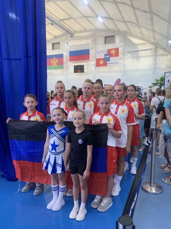 Команда ДНР по чир спорту завоевала медали в Сочи