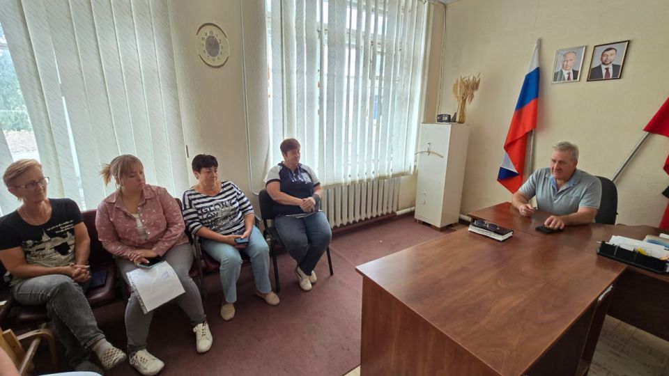 Сегодня Глава муниципального образования Старобешевский муниципальный округ Николай Михайлов провел сход граждан в селе Раздольное